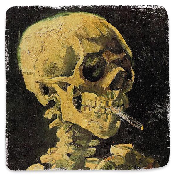 Lebka s hořící cigaretou
